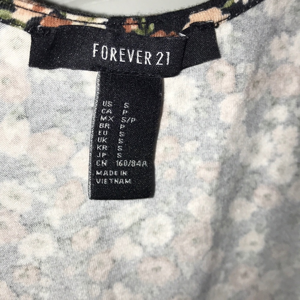 Forever 21 flower dress - Picture 3 of 3
